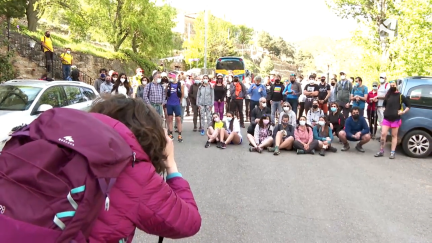 Marcha senderista para pedir que los proyectos eólicos tengan en cuenta el paisaje en Teruel.