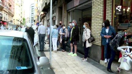 Imagen de la concentración este miércoles para recordar a Jorge, el joven fallecido el pasado fin de semana en la calle Dato