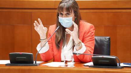 La consejera de Sanidad del Gobierno de Aragón, Sira Repollés, durante su comparecencia en comisión en el Parlamento autonómico.