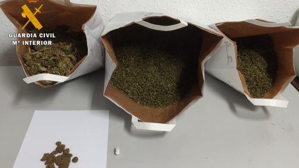 Imagen de la droga incautada en la operación. Foto: Guardia Civil.