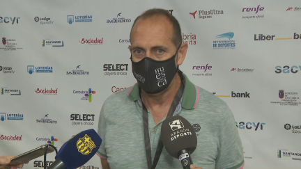 José Nolasco ateniendo a los medios.
