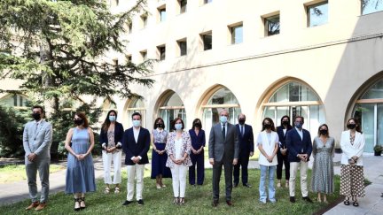El alcalde Jorge Azcón junto al resto del equipo de Gobierno del Ayuntamiento de Zaragoza / Daniel Marcos