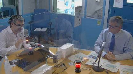 Fred Pattje en una entrevista en Aragón Radio.