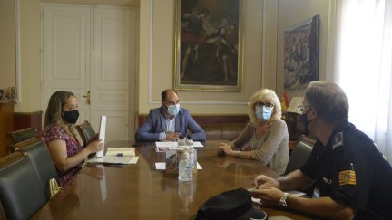 Reunión en el Ayuntamiento de Barbastro para la adhesión al sistema Viogén (Ayto de Barbastro).