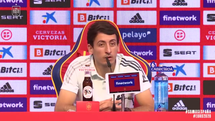 Mikel Oyarzabal, durante su comparecencia de este domingo.