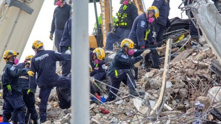 Operativo de rescate en Champlain Towers.
