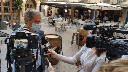 El líder de Ciudadanos en Aragón, Daniel Pérez Calvo, ante los medios de comunicación en Daroca.