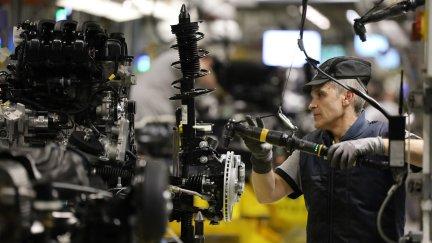Trabajador de la factoría de Opel (Europa Press).