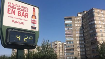 Un termómetro marca 42ºC en Zaragoza .