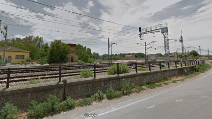 Inmediaciones de la estación de Grañén, donde el tren ha detenido su marcha. (Foto: Google Maps).