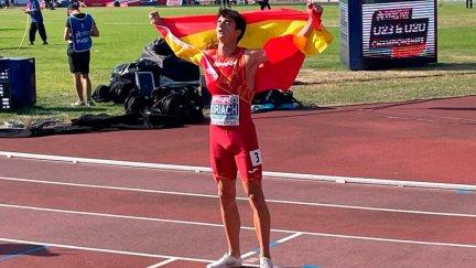 Pol Oriach celebra su éxito. Imagen: Real Federación Española de Atletismo.