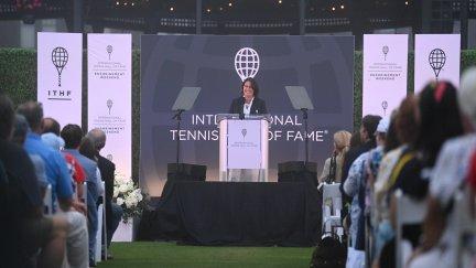 Conchita Martínez durante su discurso en el acto en el que fue incluida en el Salón de la Fama.