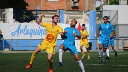 Una imagen del duelo disputado entre el CD Ebro y el CD Robres.