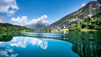 Embalse de Lanuza, en Huesca. (Foto: Turismo de Aragón)