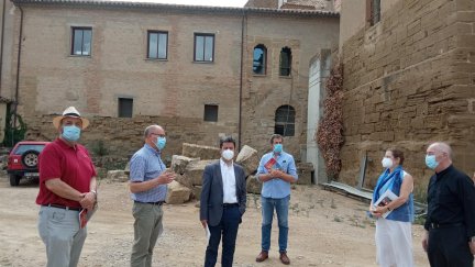 El alcalde de Huesca, Luis Felipe, ha visitado este miércoles la catedral y su entorno.