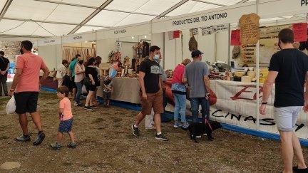 Público en el certamen de Expoferia de Aínsa (Ayuntamiento de Aínsa).