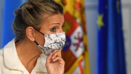 La vicepresidenta segunda y ministra de Trabajo y Economía Social, Yolanda Díaz, durante su visita de este lunes a Asturias. (EFE)