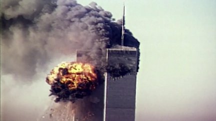 El primer avión impacta contra la Torre Norte.