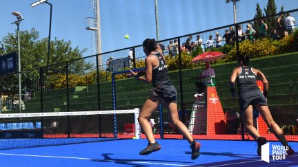 Majo Sánchez Alayeto golpea una bola durante el duelo disputado este sábado por la mañana.