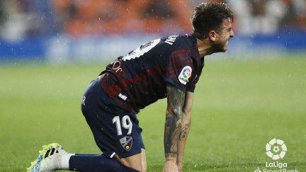 Buffarini se lamenta tras encajar el primer gol. Foto: LaLiga.