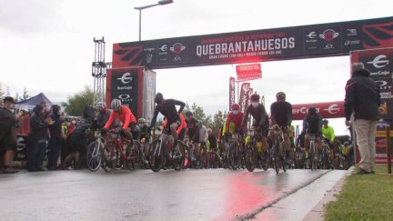 Primeros corredores de la Quebrantahuesos (Sabiñánigo, Huesca).