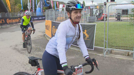 Ana Ferrer, en la zona de meta tras completar la carrera.
