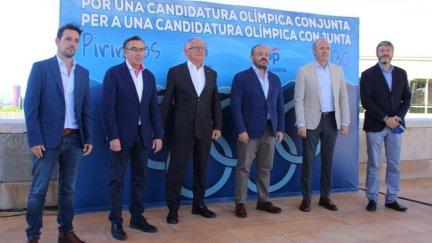 Encuentro de representantes del PP aragoneses y catalanes, en Barcelona.