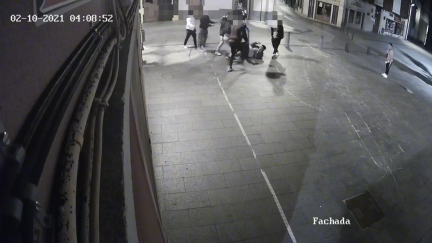 Momento de la agresión ocurrida el pasado sábado en Jaca.