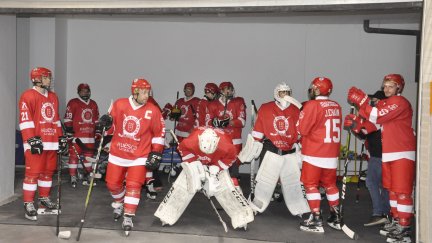 El equipo masculino del CH Jaca lograba una contundente victoria en Logroño.