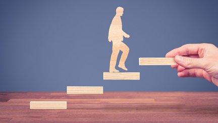Ilustración de una figura subiendo escaleras. (Foto: Gobierno de Aragón)
