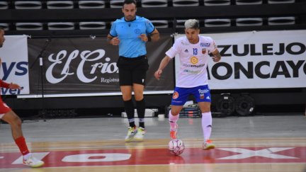 Imagen de un encuentro de Fútbol Emotion Zaragoza.