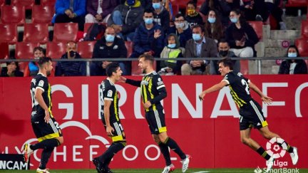 Los jugadores del Real Zaragoza celebran un gol en Girona. Foto: LaLiga.