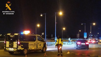 Control de la Guardia Civil de Tráfico. (Foto: Guardia Civil Zaragoza).