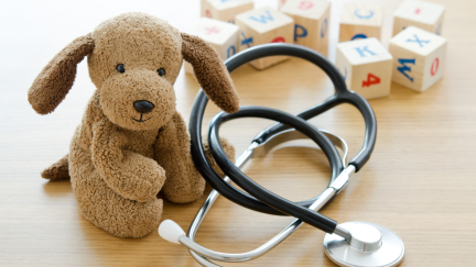 Fotografía relacionada con la pediatría (Canva).