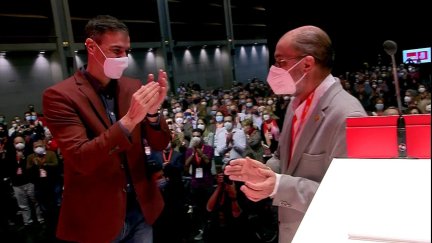 Pedro Sánchez y Javier Lambán, en el arranque del Congreso del PSOE-Aragón.
