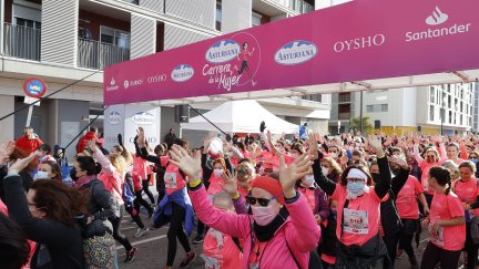 Momento de la salida de la Carrera de la Mujer (FOTO: Fabián Simón).
