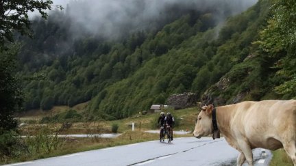 Una imagen de la edición de la Quebrantahuesos 2021, una edición marcada por la intensa lluvia.