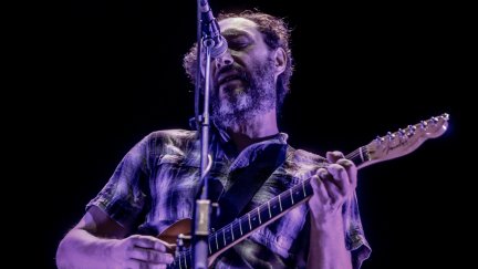 Imagen de archivo de Jota, el cantante de Los Planetas, durante un concierto. (Foto: EP)
