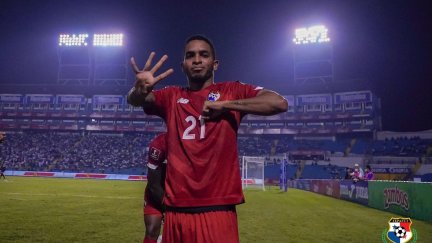 César Yanis celebra el tanto del empate. Foto: Federación de Fútbol de Panamá.