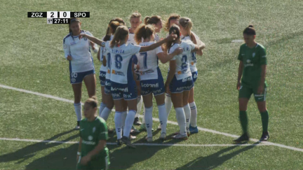 Las jugadoras del Zaragoza CFF celebran el segundo gol del encuentro.