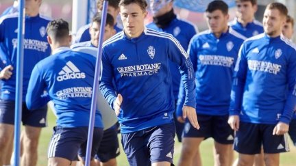 Alejandro Francés regresa a la citación y apunta al once esta noche.