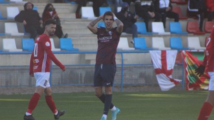 Una imagen del encuentro disputado entre el Huesca B y el Teruel.