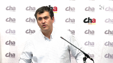 El presidente de CHA, Joaquín Palacín, en rueda de prensa.