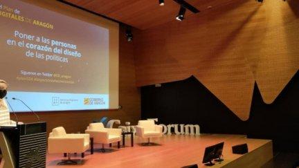 La consejera Maru Díaz presenta la Estrategia de Servicios Digitales de Aragón.