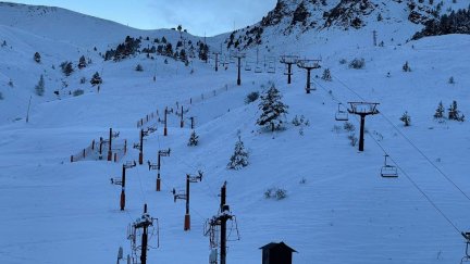 Las estaciones aragonesas ya están preparadas para el comienzo de la temporada de esquí. / Marcos Liminiana