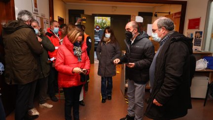 Los responsables políticos a su llegada al consistorio de Alagón. / Gobierno de Aragón