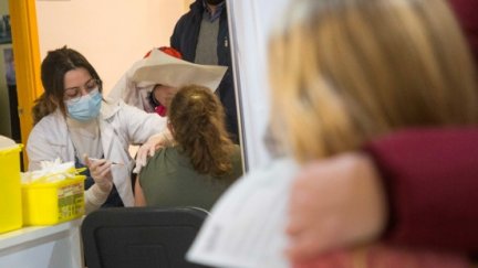 Inicio de la vacunación pediátrica frente a la COVID-19 en el centro de salud Seminario. Foto: Gobierno de Aragón.
