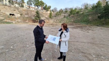 Emma Buj en el lugar donde se construirá el Skate Park.