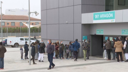 Este sábado están citadas 2.000 personas para vacunarse en la sede del 061 en Zaragoza .