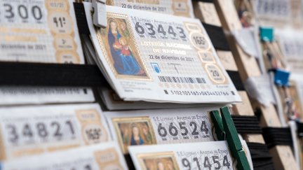Varios décimos de la administración de lotería Doña Manolita. / Foto: EP